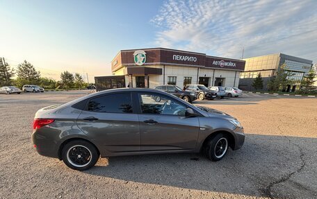 Hyundai Solaris II рестайлинг, 2011 год, 650 000 рублей, 5 фотография