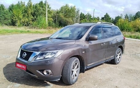 Nissan Pathfinder, 2015 год, 1 900 000 рублей, 1 фотография