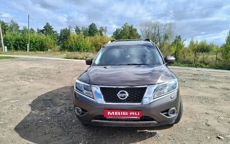 Nissan Pathfinder, 2015 год, 1 900 000 рублей, 11 фотография