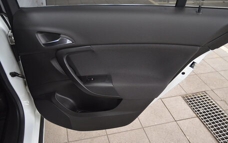 Opel Insignia II рестайлинг, 2011 год, 950 000 рублей, 19 фотография