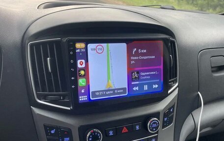 Hyundai Grand Starex Grand Starex I рестайлинг 2, 2018 год, 2 050 000 рублей, 4 фотография