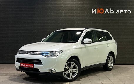 Mitsubishi Outlander III рестайлинг 3, 2013 год, 1 495 000 рублей, 1 фотография