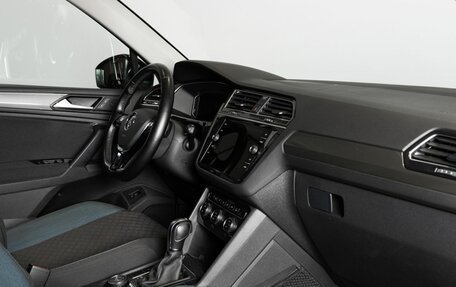 Volkswagen Tiguan II, 2019 год, 2 989 000 рублей, 4 фотография