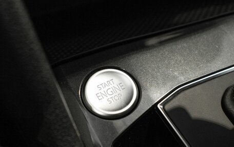 Volkswagen Tiguan II, 2019 год, 2 989 000 рублей, 10 фотография