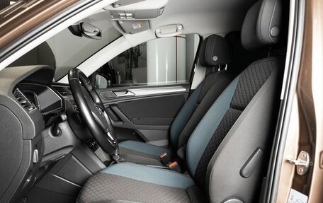 Volkswagen Tiguan II, 2019 год, 2 989 000 рублей, 15 фотография