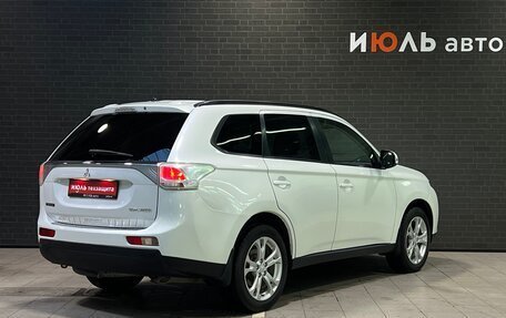 Mitsubishi Outlander III рестайлинг 3, 2013 год, 1 495 000 рублей, 5 фотография