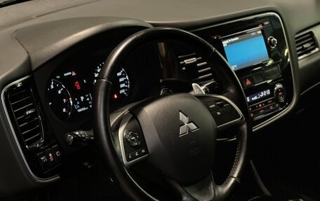 Mitsubishi Outlander III рестайлинг 3, 2013 год, 1 495 000 рублей, 10 фотография