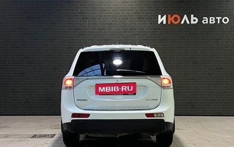 Mitsubishi Outlander III рестайлинг 3, 2013 год, 1 495 000 рублей, 6 фотография