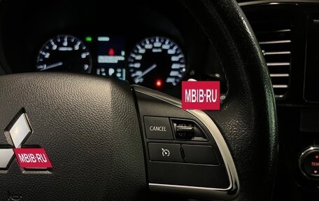 Mitsubishi Outlander III рестайлинг 3, 2013 год, 1 495 000 рублей, 19 фотография