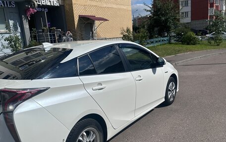 Toyota Prius IV XW50, 2016 год, 1 600 000 рублей, 3 фотография