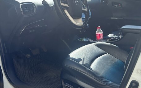 Toyota Prius IV XW50, 2016 год, 1 600 000 рублей, 10 фотография