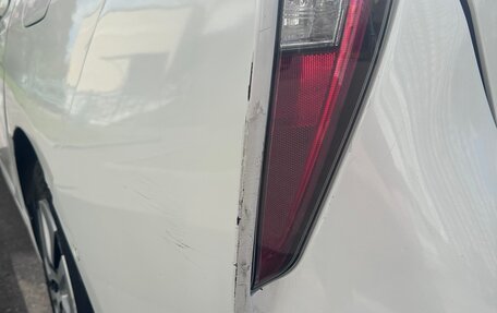 Toyota Prius IV XW50, 2016 год, 1 600 000 рублей, 20 фотография
