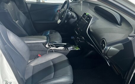 Toyota Prius IV XW50, 2016 год, 1 600 000 рублей, 16 фотография
