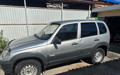 Chevrolet Niva I рестайлинг, 2010 год, 330 000 рублей, 1 фотография