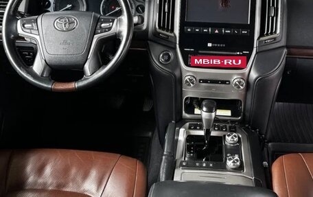 Toyota Land Cruiser 200, 2015 год, 5 200 000 рублей, 7 фотография