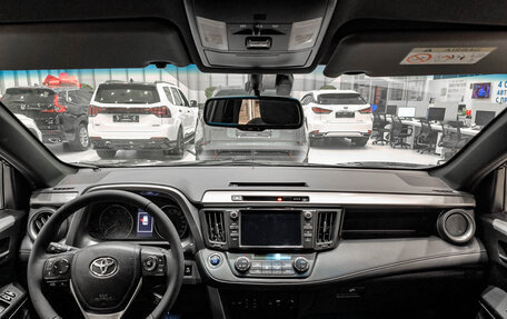 Toyota RAV4, 2019 год, 2 730 000 рублей, 14 фотография