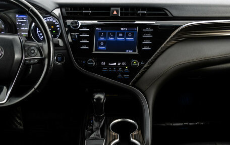 Toyota Camry, 2018 год, 2 449 000 рублей, 16 фотография