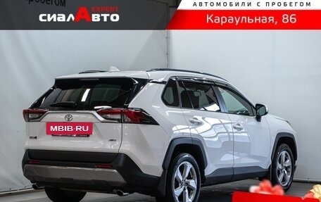 Toyota RAV4, 2019 год, 3 215 000 рублей, 3 фотография