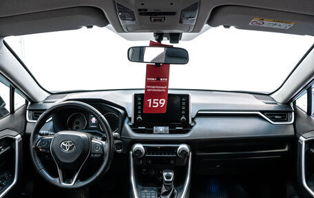 Toyota RAV4, 2019 год, 3 215 000 рублей, 21 фотография