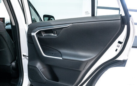 Toyota RAV4, 2019 год, 3 215 000 рублей, 23 фотография