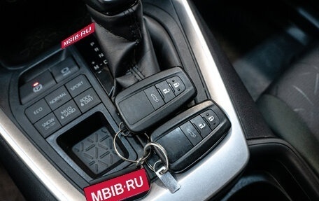 Toyota RAV4, 2019 год, 3 215 000 рублей, 19 фотография