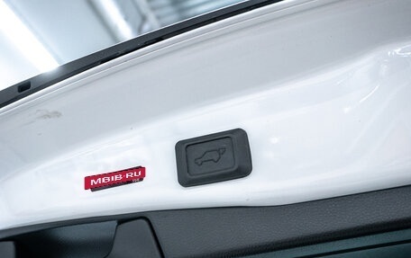 Toyota RAV4, 2019 год, 3 215 000 рублей, 26 фотография