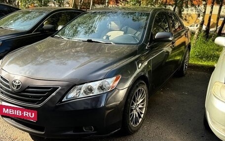 Toyota Camry, 2008 год, 600 000 рублей, 2 фотография