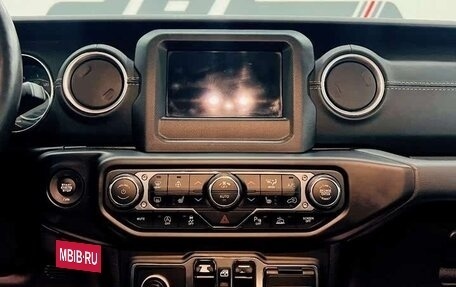 Jeep Wrangler, 2021 год, 3 640 000 рублей, 14 фотография