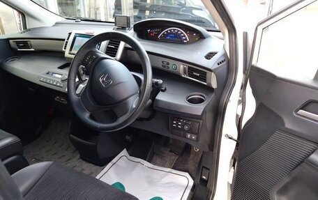 Honda Freed I, 2016 год, 744 000 рублей, 5 фотография