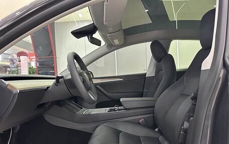 Tesla Model Y I, 2023 год, 3 990 000 рублей, 10 фотография
