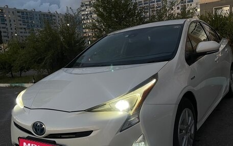 Toyota Prius IV XW50, 2017 год, 1 550 000 рублей, 2 фотография