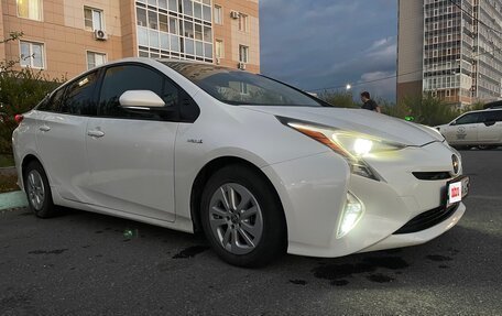 Toyota Prius IV XW50, 2017 год, 1 550 000 рублей, 17 фотография