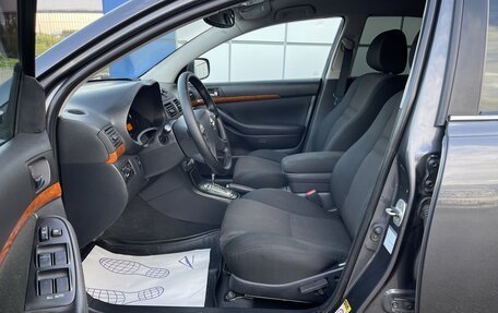 Toyota Avensis III рестайлинг, 2006 год, 825 000 рублей, 11 фотография