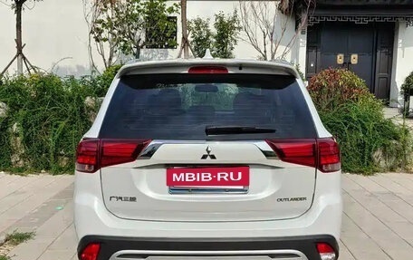 Mitsubishi Outlander III рестайлинг 3, 2022 год, 1 645 555 рублей, 6 фотография