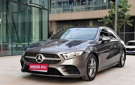 Mercedes-Benz A-Класс, 2022 год, 2 100 000 рублей, 1 фотография