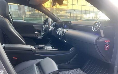 Mercedes-Benz A-Класс, 2022 год, 2 100 000 рублей, 11 фотография