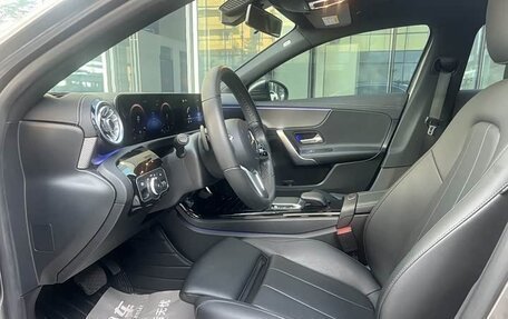 Mercedes-Benz A-Класс, 2022 год, 2 100 000 рублей, 14 фотография