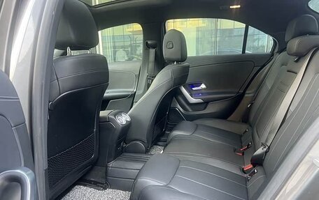 Mercedes-Benz A-Класс, 2022 год, 2 100 000 рублей, 17 фотография