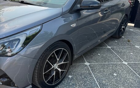 Hyundai Solaris II рестайлинг, 2020 год, 1 300 000 рублей, 5 фотография