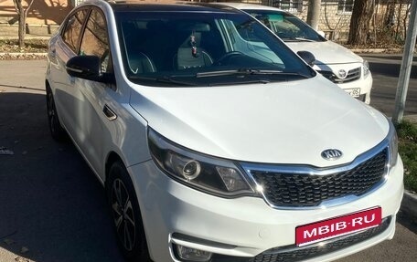 KIA Rio III рестайлинг, 2016 год, 900 000 рублей, 1 фотография