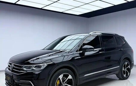 Volkswagen Tiguan II, 2021 год, 2 151 376 рублей, 1 фотография