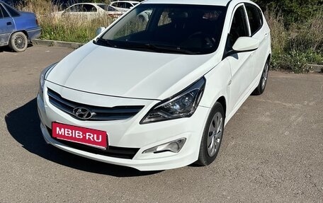 Hyundai Solaris II рестайлинг, 2016 год, 730 000 рублей, 1 фотография