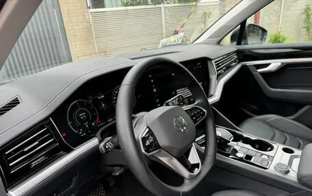 Volkswagen Touareg III, 2022 год, 3 999 777 рублей, 8 фотография