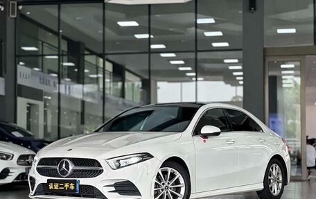 Mercedes-Benz A-Класс, 2022 год, 2 100 000 рублей, 2 фотография