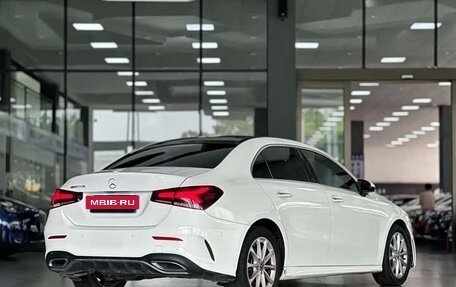 Mercedes-Benz A-Класс, 2022 год, 2 100 000 рублей, 4 фотография