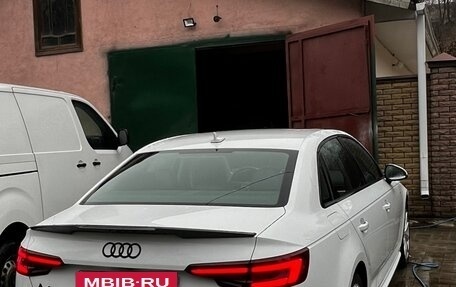 Audi A4, 2018 год, 2 900 000 рублей, 4 фотография