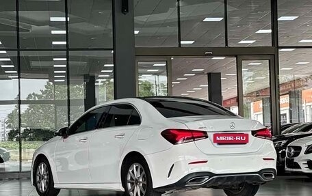 Mercedes-Benz A-Класс, 2022 год, 2 100 000 рублей, 3 фотография