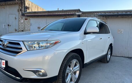 Toyota Highlander III, 2012 год, 2 150 000 рублей, 1 фотография