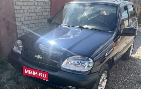 Chevrolet Niva I рестайлинг, 2004 год, 260 000 рублей, 1 фотография