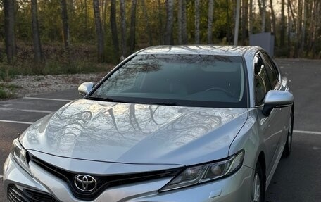 Toyota Camry, 2019 год, 2 630 000 рублей, 1 фотография
